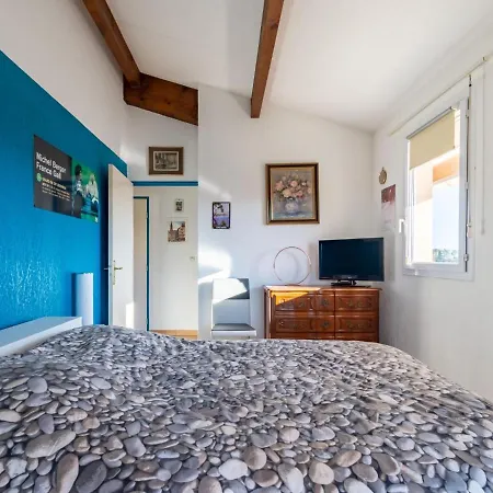 Le Lagon Bleu-9 By Interhome *