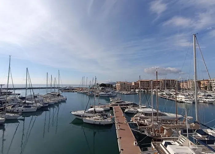 Le Lagon Bleu-9 By Interhome